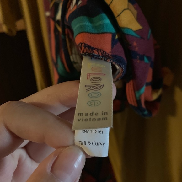 Lularoe Shirt and TC Leggings. - Picture 2 of 3